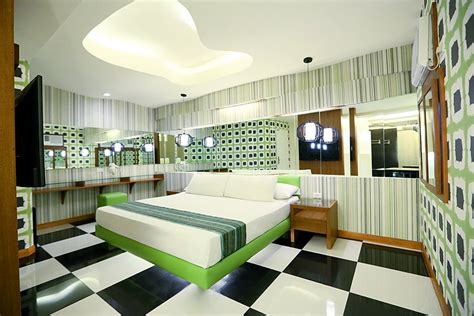 Top Hotels Closest to Baywalk in Malate .
